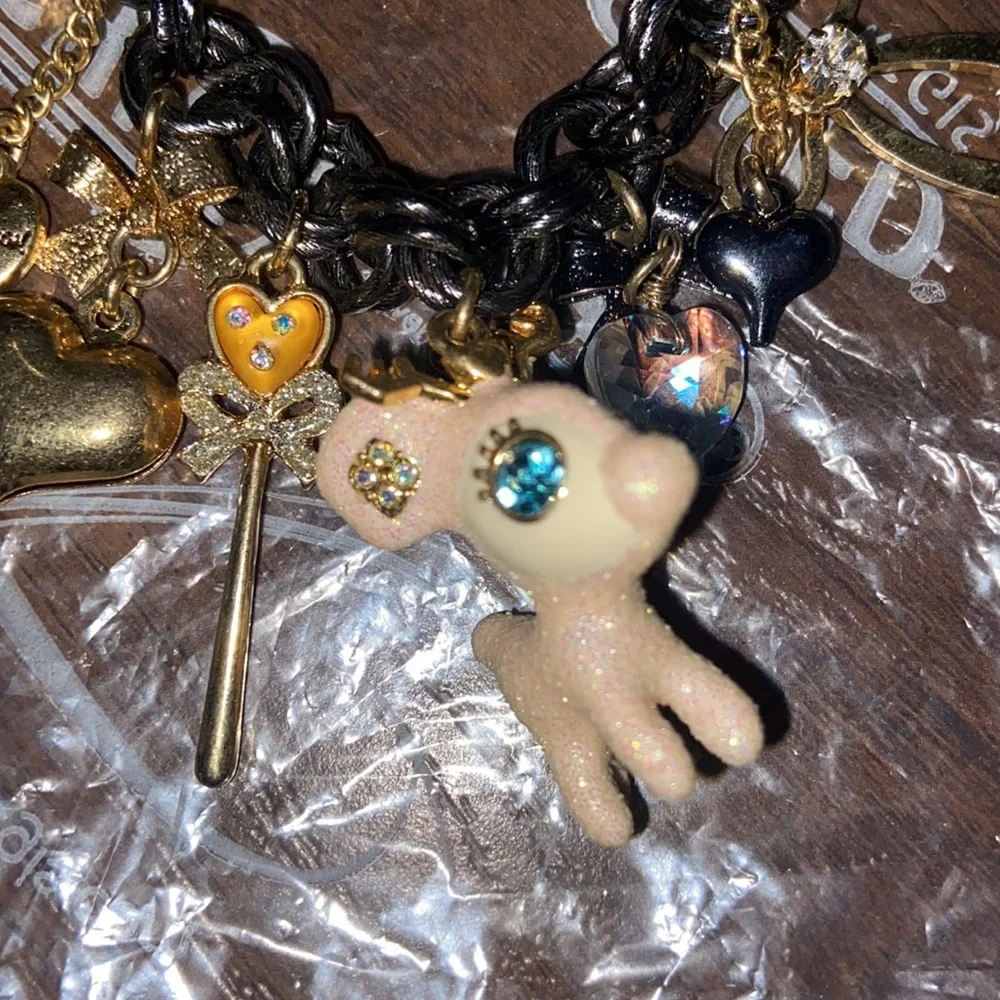 VINTAGE Girl’s Betsey Johnson Charm bracelet NEW
